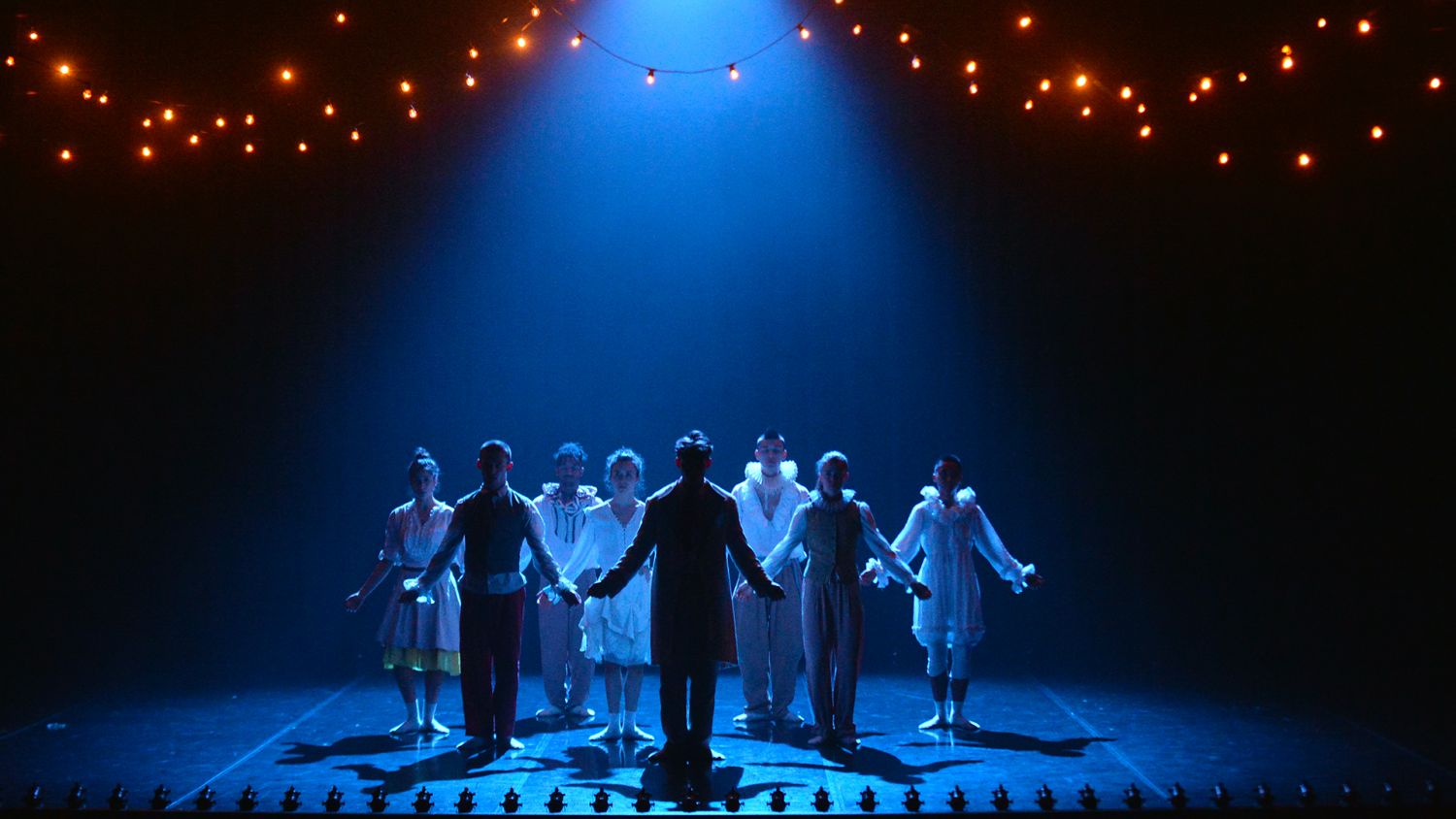 The Show Must Glow: Illuminating the Power of Visual Presentations